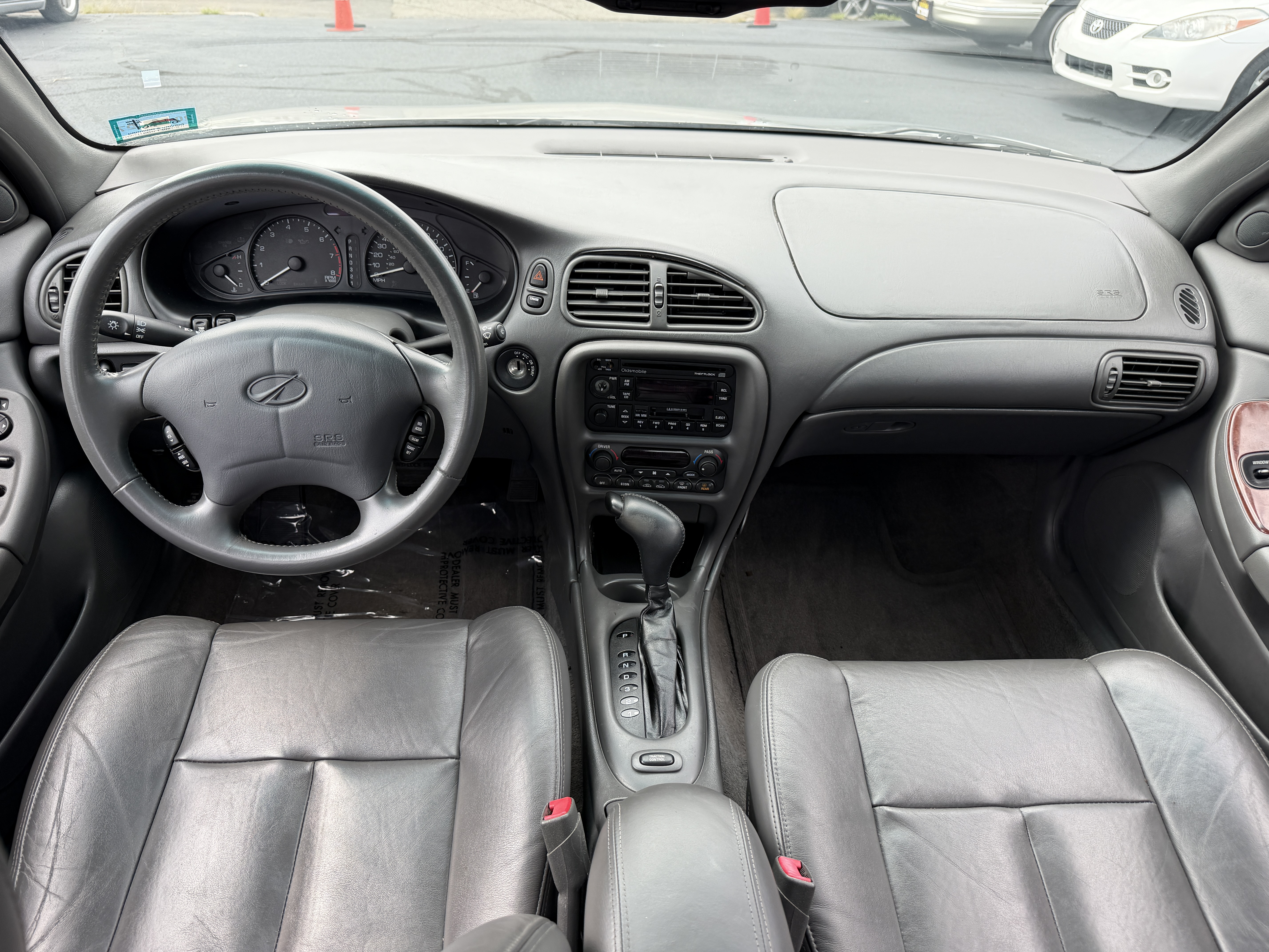 Used 2000 Oldsmobile Intrigue GL FWD image 13
