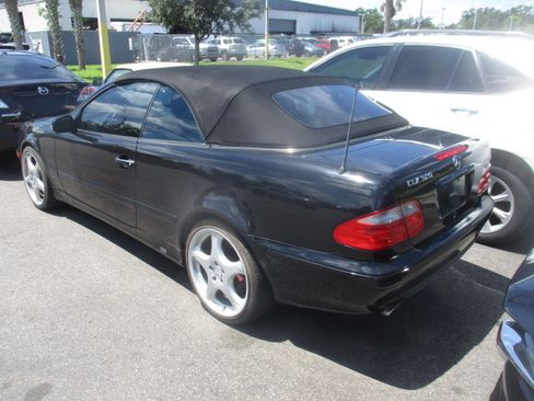 Used 2001 Mercedes-Benz CLK 320 image 3