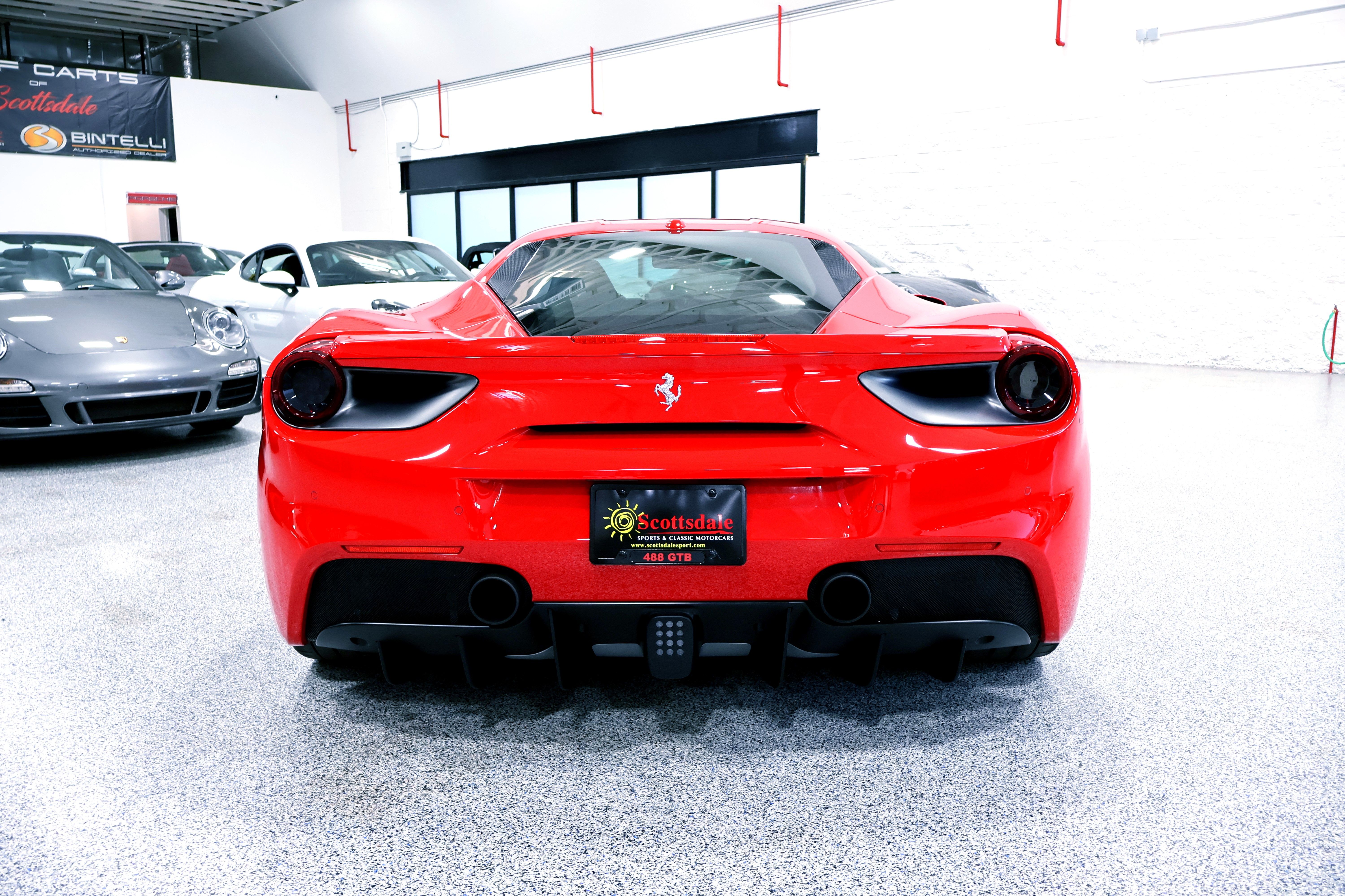 Used 2018 Ferrari 488 GTB RWD image 13