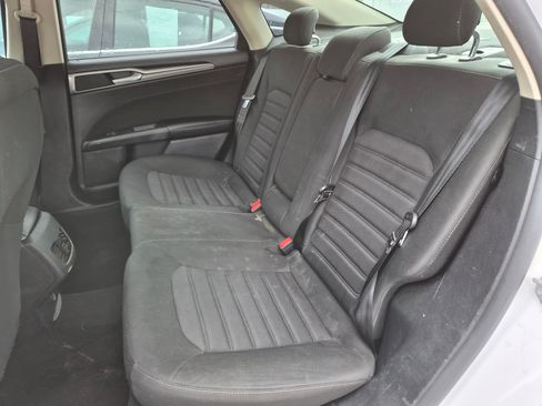 Used 2020 Ford Fusion SE image 5