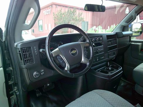 Used 2019 Chevrolet Express 2500 RWD image 11