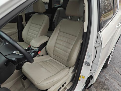 Used 2016 Ford Escape Titanium image 5