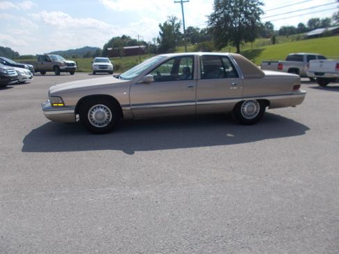 Used 1996 Buick Roadmaster Limited Sedan RWD image 1