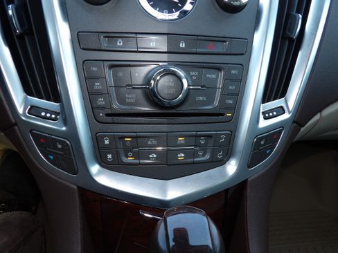 Used 2012 Cadillac SRX Luxury image 10