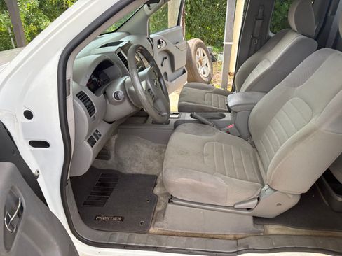 Used 2018 Nissan Frontier 2WD King Cab image 9