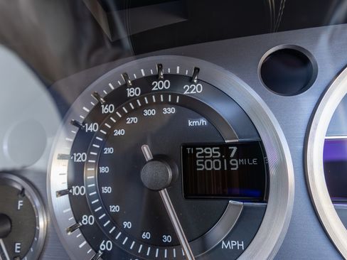 Used 2010 Aston Martin V8 Vantage image 30