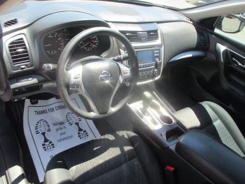Used 2018 Nissan Altima 2.5 S Sedan FWD image 5