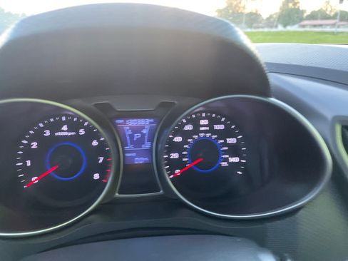 Used 2015 Hyundai Veloster image 9