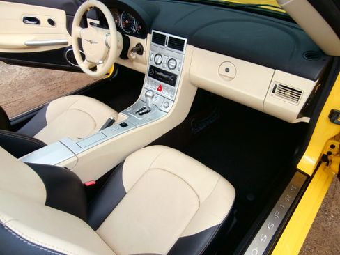 Used 2005 Chrysler Crossfire Limited image 26