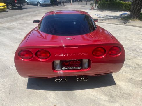 Used 1998 Chevrolet Corvette Coupe RWD image 7