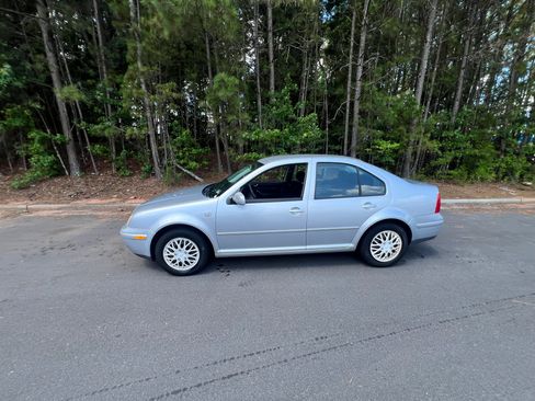Used 2003 Volkswagen Jetta GL Sedan FWD image 2