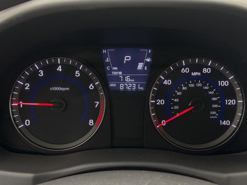 Used 2013 Hyundai Accent GLS Sedan FWD image 10