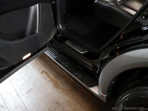 Used 2017 Nissan Armada Platinum image 31