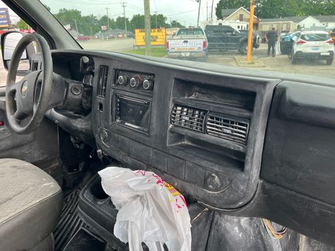 Used 2008 Chevrolet Express 2500 UNAVAIL RWD image 9
