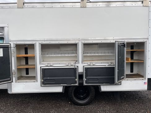 Used 2014 Ford E-350 and Econoline 350 image 10