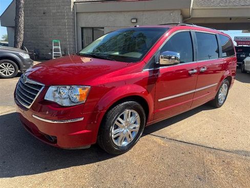 Used 2008 Chrysler Town & Country Limited image 1