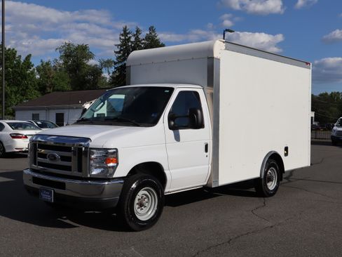 Used 2019 Ford E-350 and Econoline 350 Super Duty RWD image 3