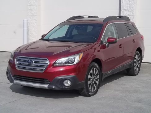 Used 2015 Subaru Outback 2.5i Limited AWD/4WD image 1