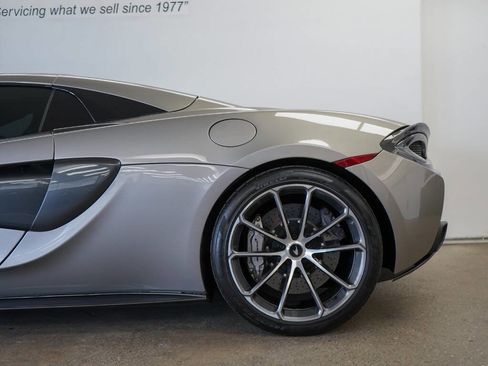 Used 2020 McLaren 570S image 13