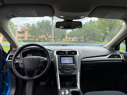 Used 2019 Ford Fusion SE FWD image 22