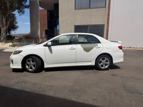 Used 2013 Toyota Corolla S FWD image 2