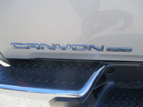 Used 2007 GMC Canyon SL image 9