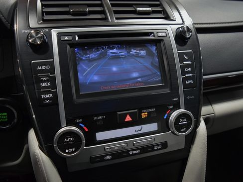 Used 2012 Toyota Camry XLE image 26