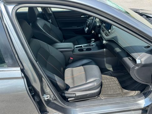 Used 2021 Nissan Altima 2.5 SR FWD image 16
