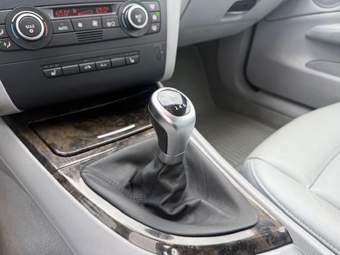 Used 2009 BMW 128i image 18