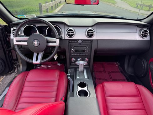 Used 2005 Ford Mustang Premium image 14