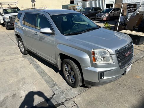 Used 2016 GMC Terrain SLE image 2