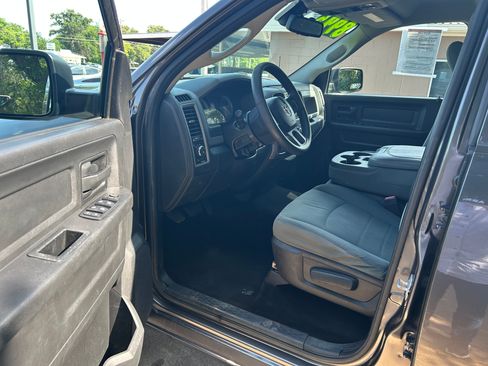 Used 2014 RAM 1500 ST AWD/4WD image 3