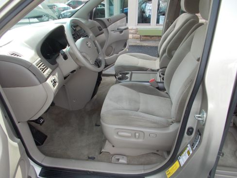 Used 2009 Toyota Sienna image 13