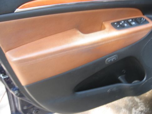 Used 2012 Jeep Grand Cherokee Overland image 8