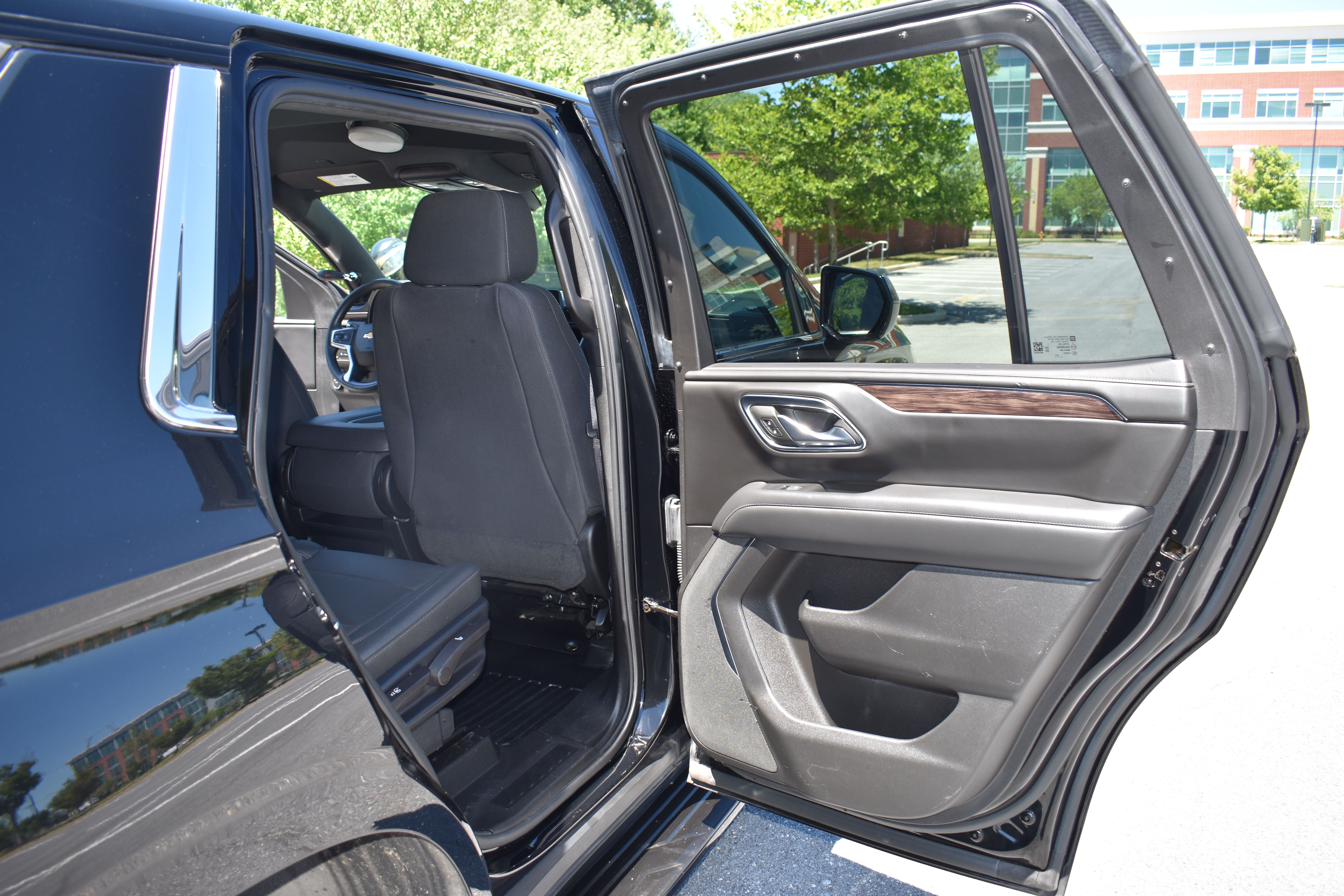 Used 2023 Chevrolet Tahoe 4WD image 23