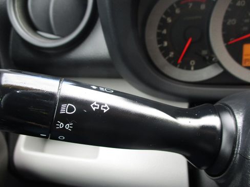 Used 2011 Toyota RAV4 image 49