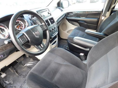 Used 2014 Dodge Grand Caravan SE image 11