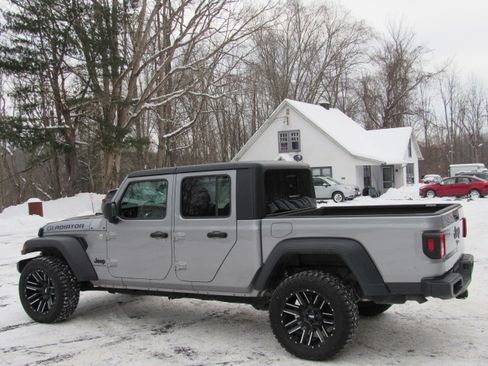 Used 2020 Jeep Gladiator Sport image 6