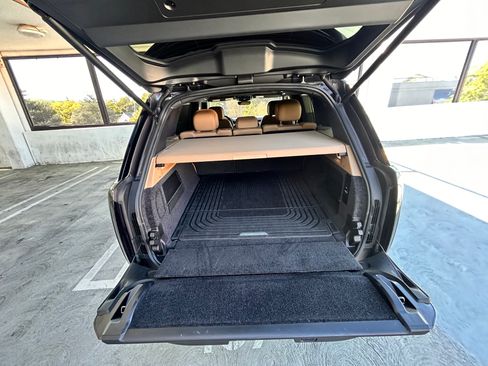 Used 2023 Land Rover Range Rover SE image 17