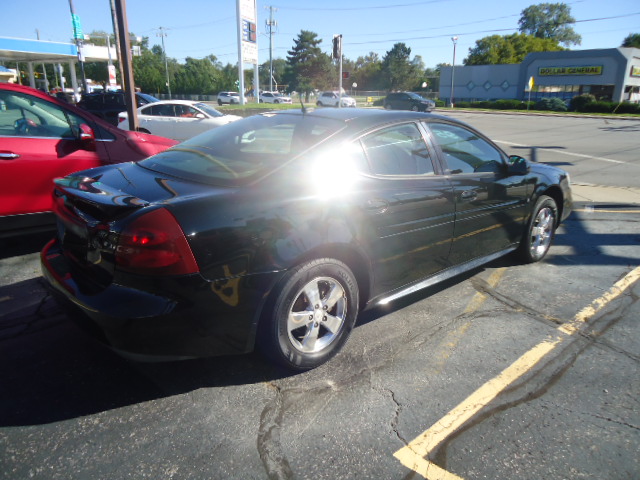 Used 2008 Pontiac Grand Prix UNAVAIL FWD image 3