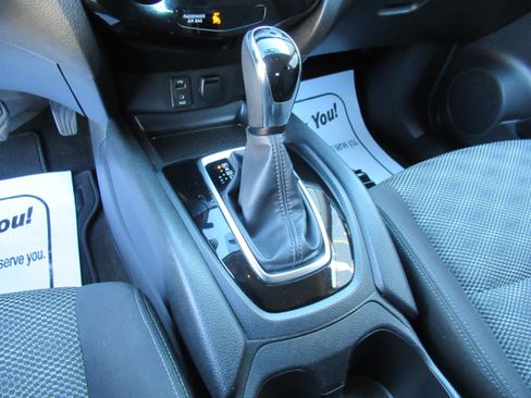 Used 2017 Nissan Rogue Sport SV image 14