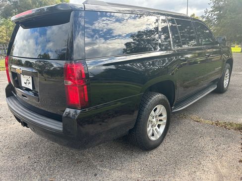 Used 2019 Chevrolet Suburban LT image 6