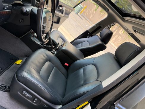 Used 2013 Toyota Land Cruiser image 13