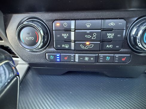 Used 2019 Ford F150 Lariat image 38