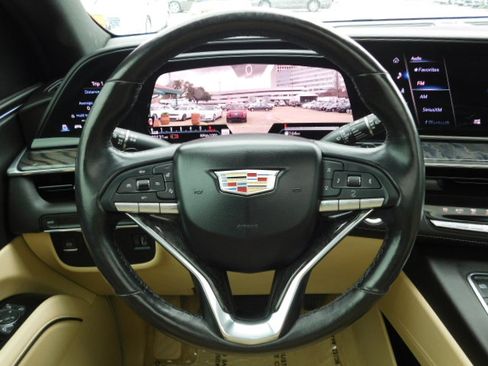 Used 2021 Cadillac Escalade ESV Premium Luxury image 16