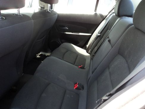 Used 2016 Chevrolet Cruze Limited LT image 8