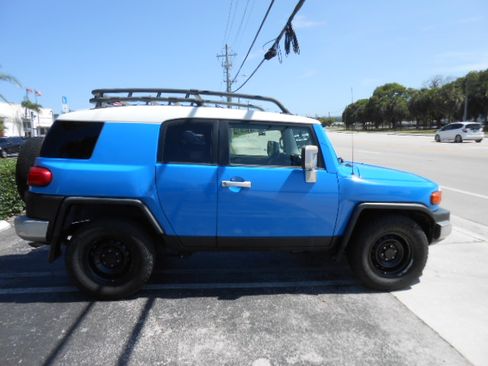 Used 2007 Toyota FJ Cruiser 2WD image 6