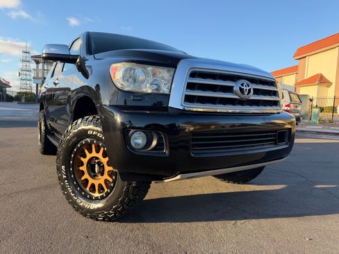 Used 2011 Toyota Sequoia 4WD Platinum image 15