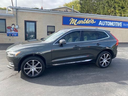 Used 2018 Volvo XC60 T8 Inscription image 2