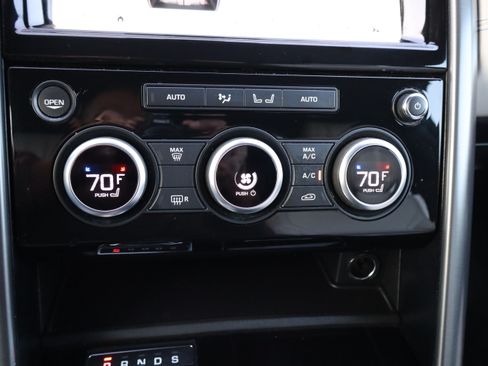 Used 2018 Land Rover Discovery HSE Luxury image 35